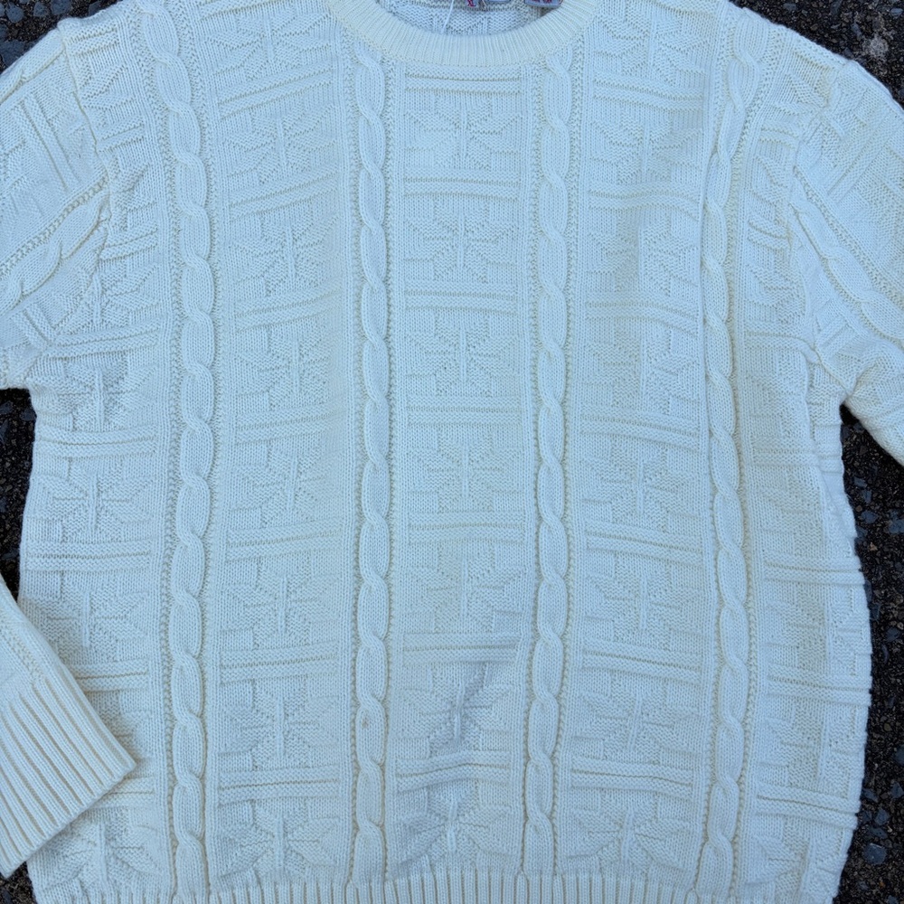 1980s Astorone Buttercream Classic Cable Knit Crewneck Sweater with Star Pattern - Picture 5 of 5